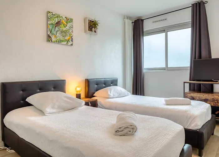 Perle De La Seine Superbe F3 Vue Seine Et Cathedrale Rouen